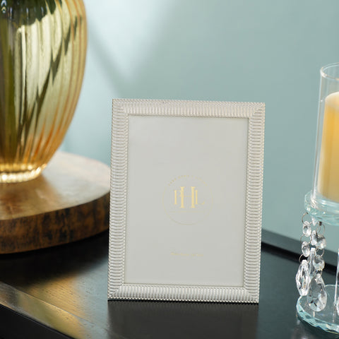 Silver Plated Ribbed Pattern Metal Photo Frame - Medium