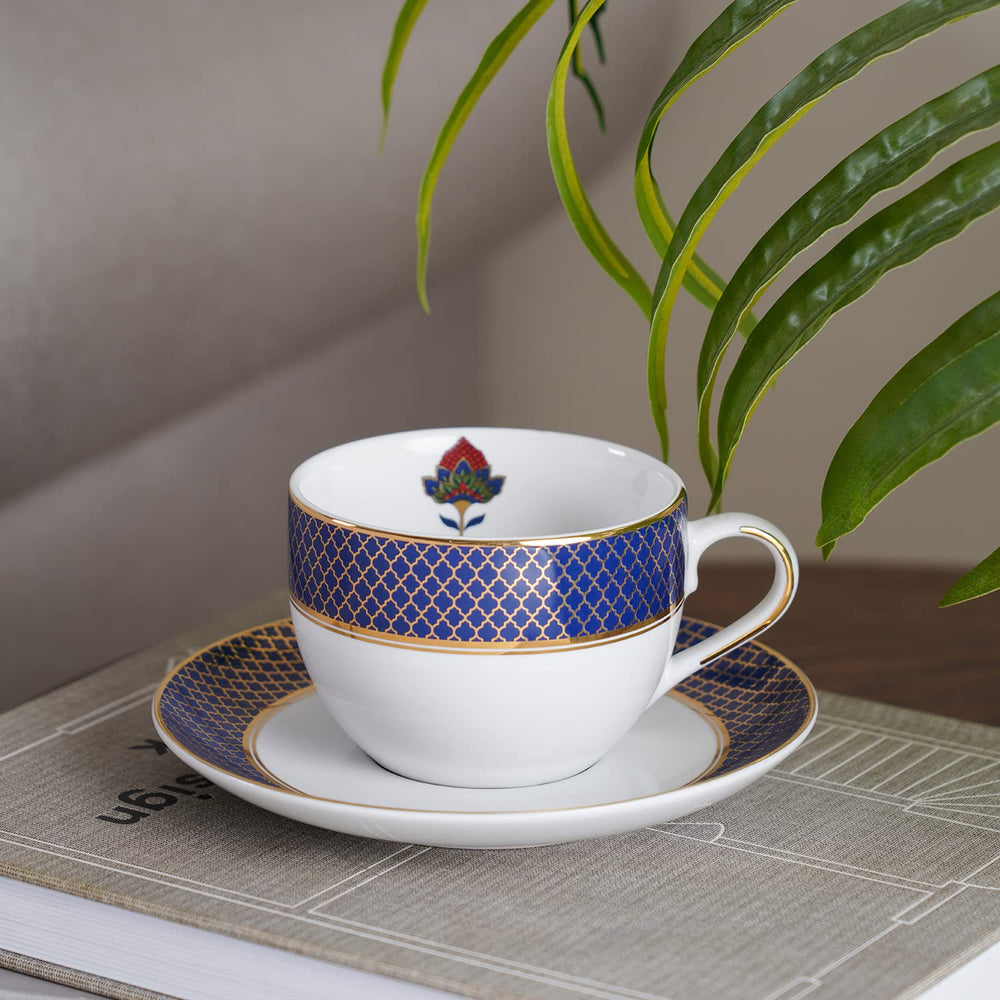 Set of 2 Blue Interlaced Design Tea Cups & Saucers