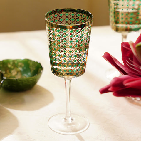 Set of 2 Green Star Print Wine Glasses