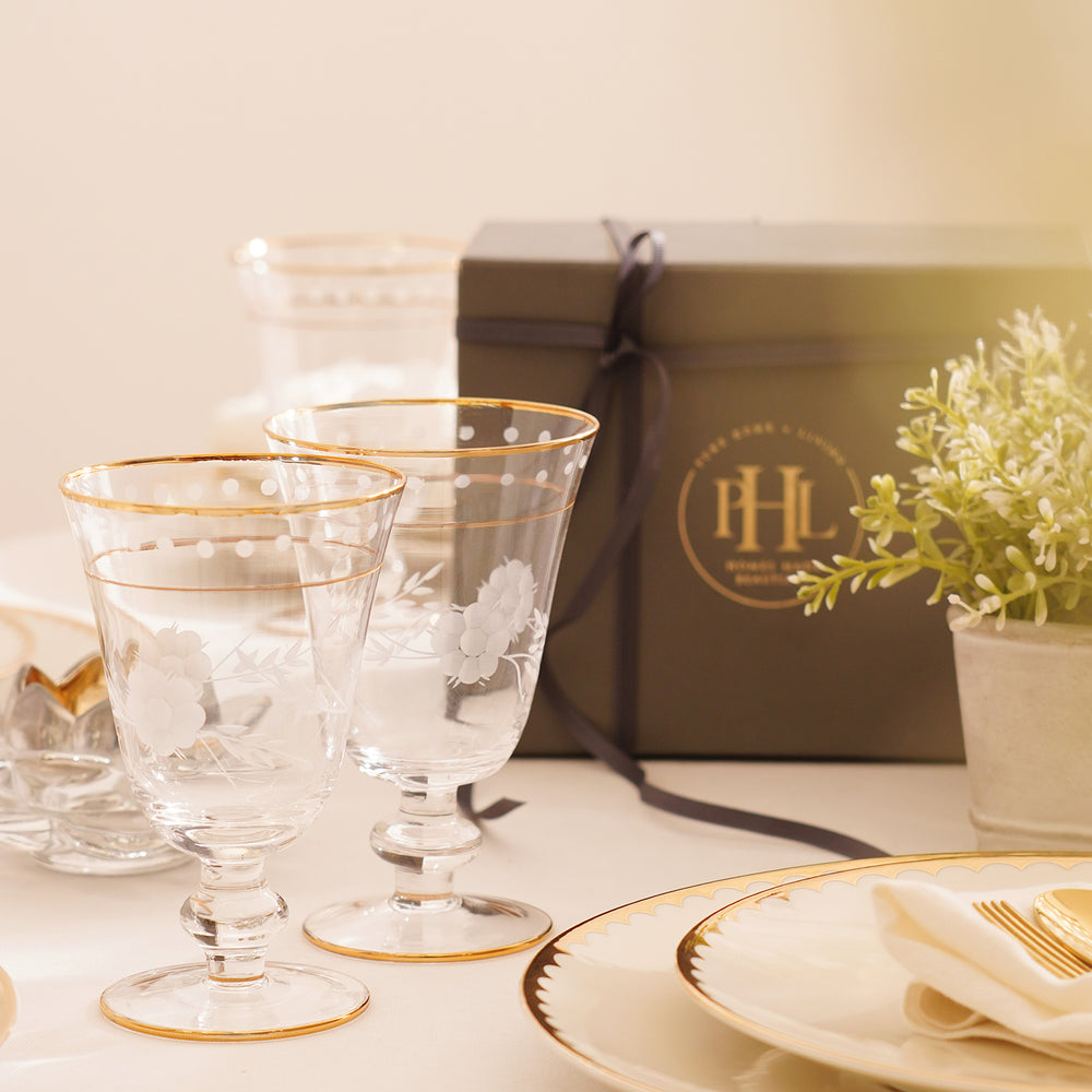 Set of 2 Clear Floral Etching Wine Glasses