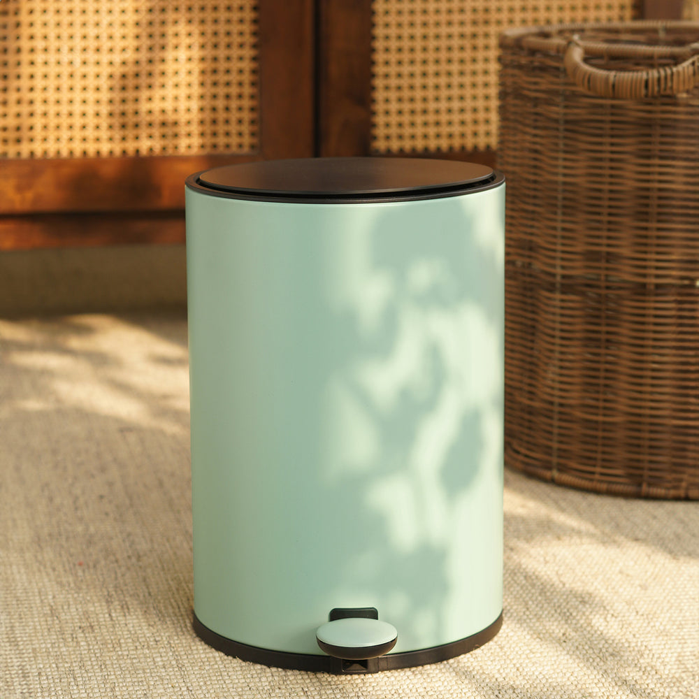 Green Iron Pedal Round Dustbin with Black Lid - Small
