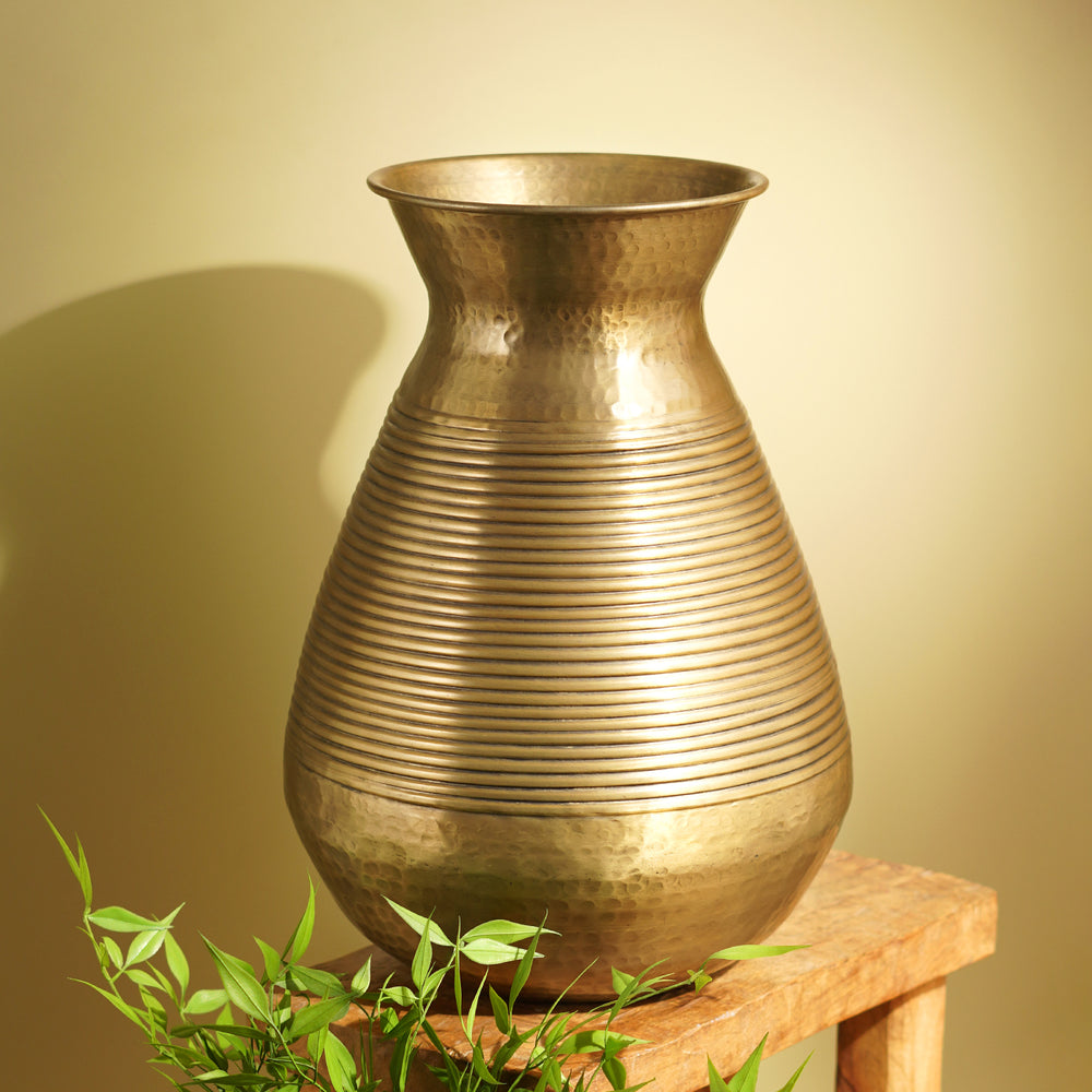 Brown Antique Finish Ribbed Aluminium Pot - Large