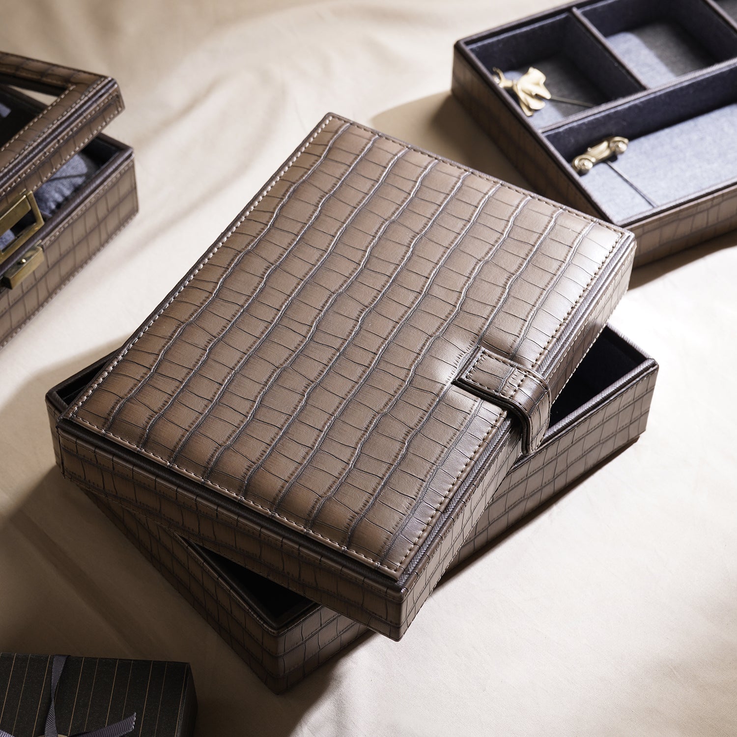 Shop Brown Croco Texture Faux Leather Jewellery Box - at Best