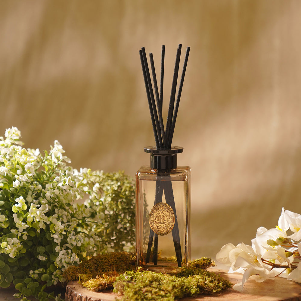 Royal Oud Glass Reed Diffuser - Light Amber
