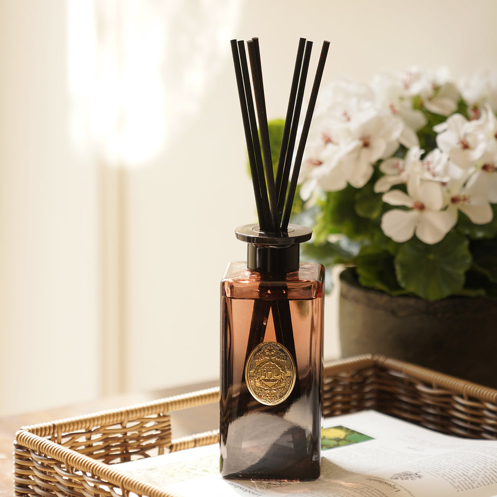 Oud Exotique Glass Reed Diffuser - Amber Black