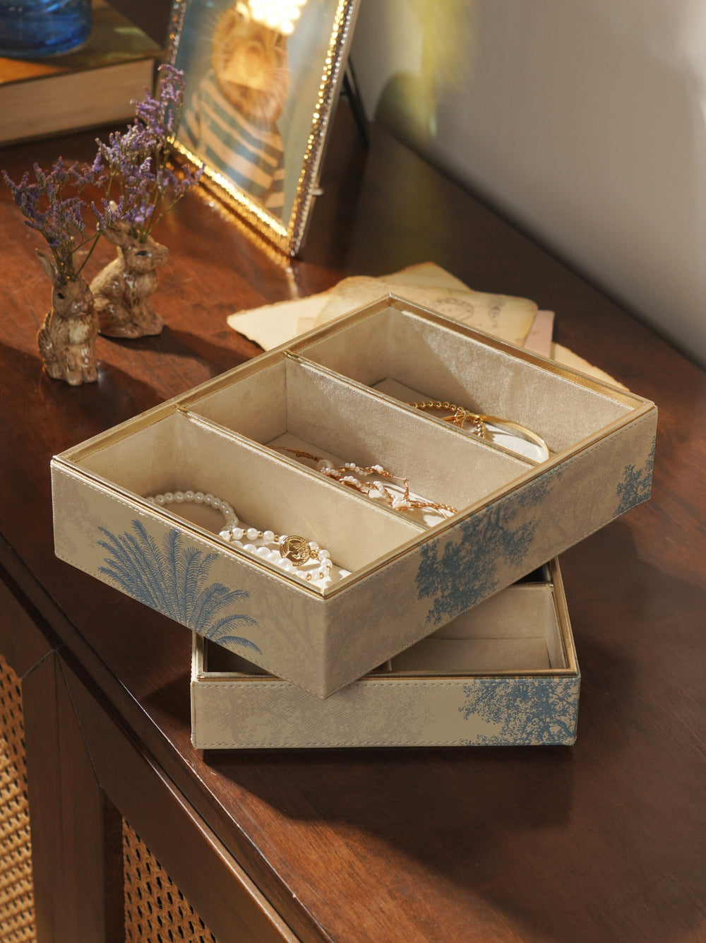 Varena 3-Compartment Printed Faux Leather Organizer