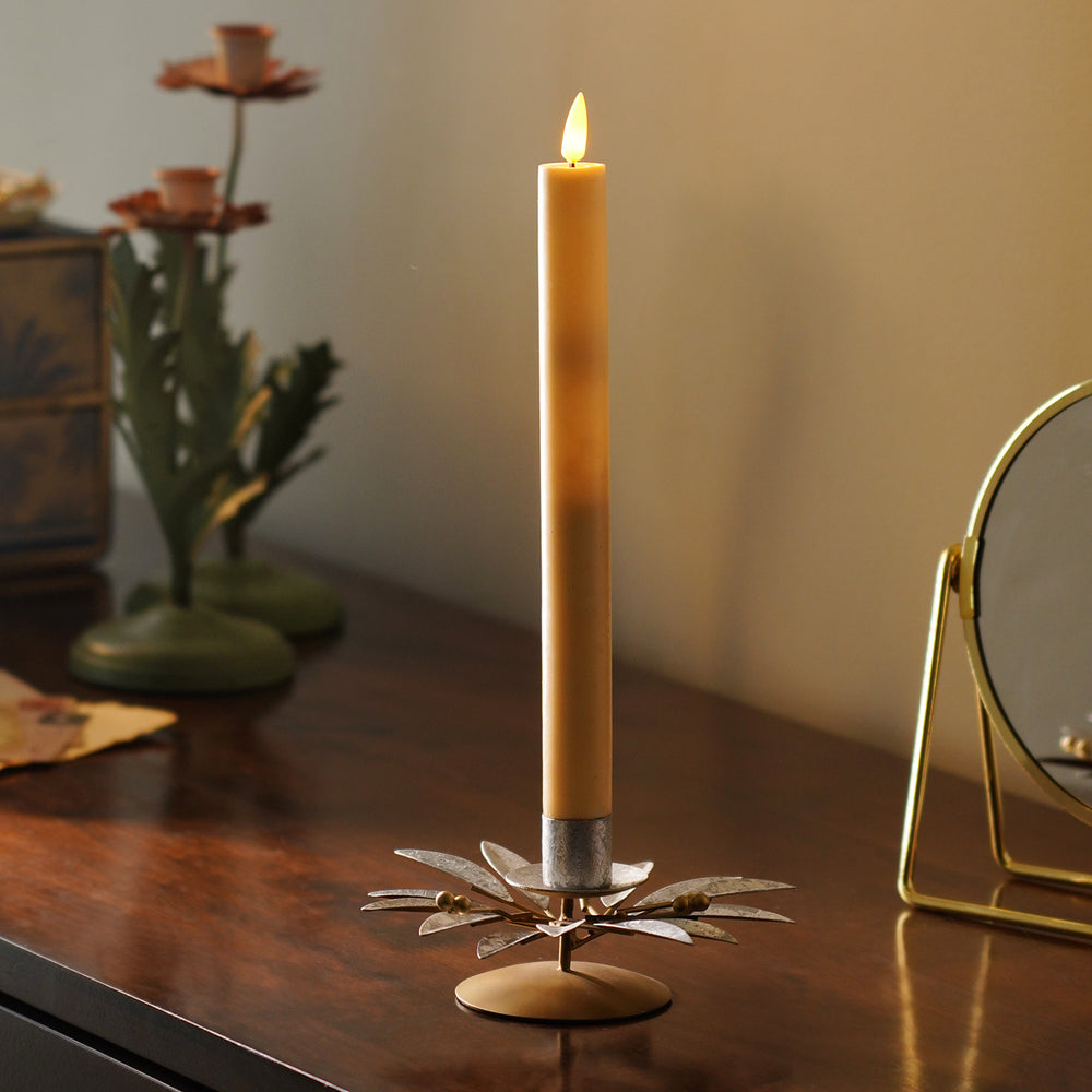 Antique Silver Olive Leaf Wreath Metal Candleholder