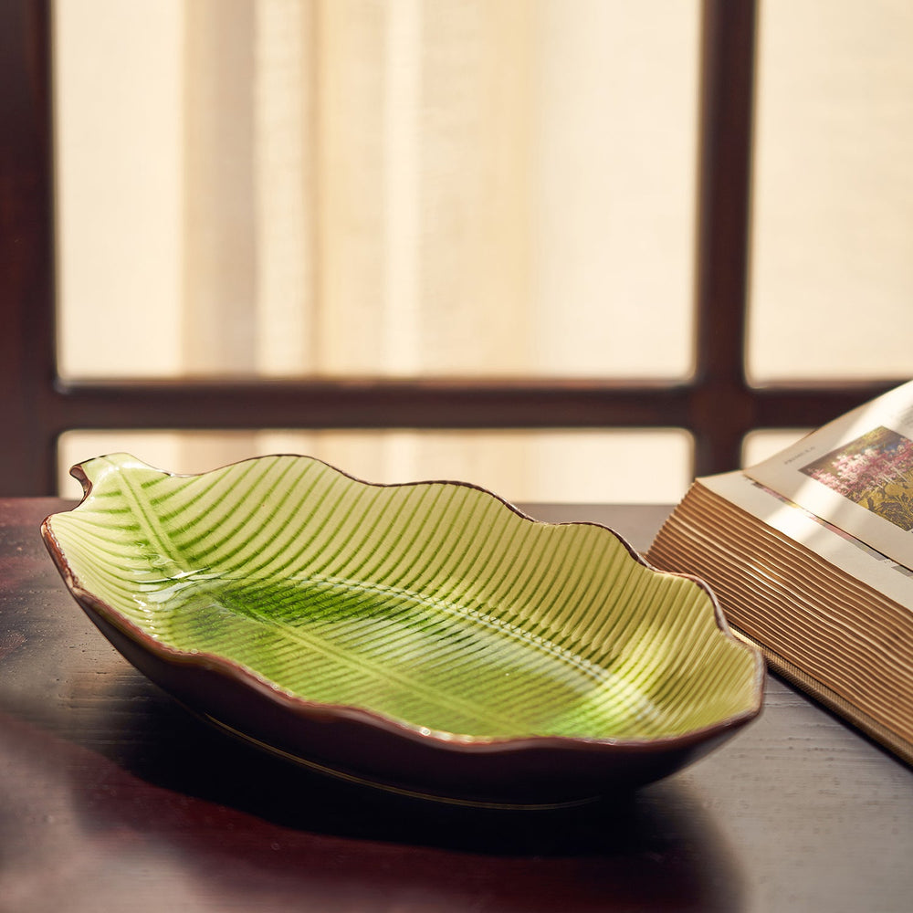 Green Scalloped Leaf Ceramic Platter